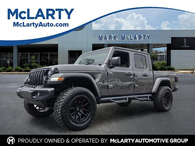 Used 2022 Gray Jeep Sport image 1