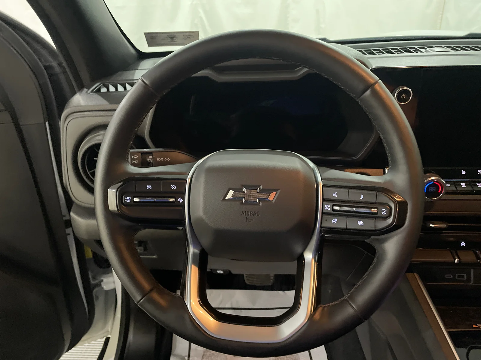 Used 2026 Summit White Chevrolet 4WD Trail Boss image 13