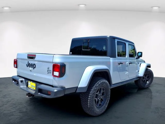 Used 2022 Silver Jeep Willys image 8