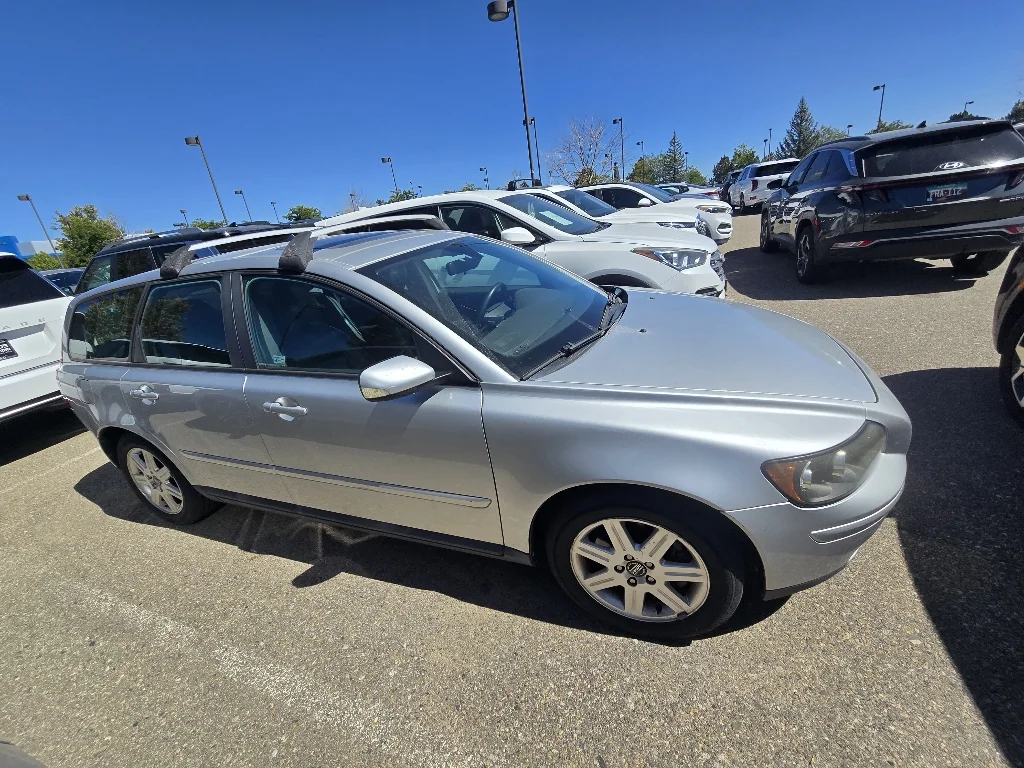 Used 2006 Silver Volvo 2.4i image 7