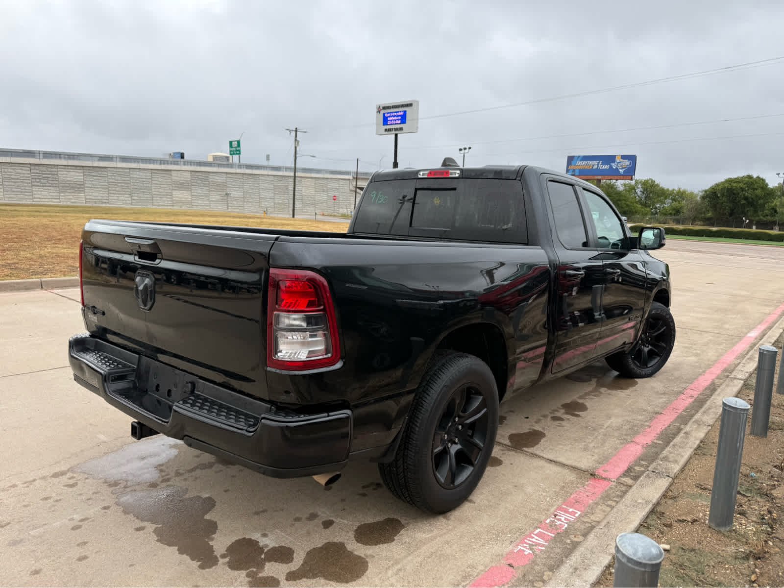 Used 2023 Diamond Black Crystal Pearlcoat Ram Lone Star image 4