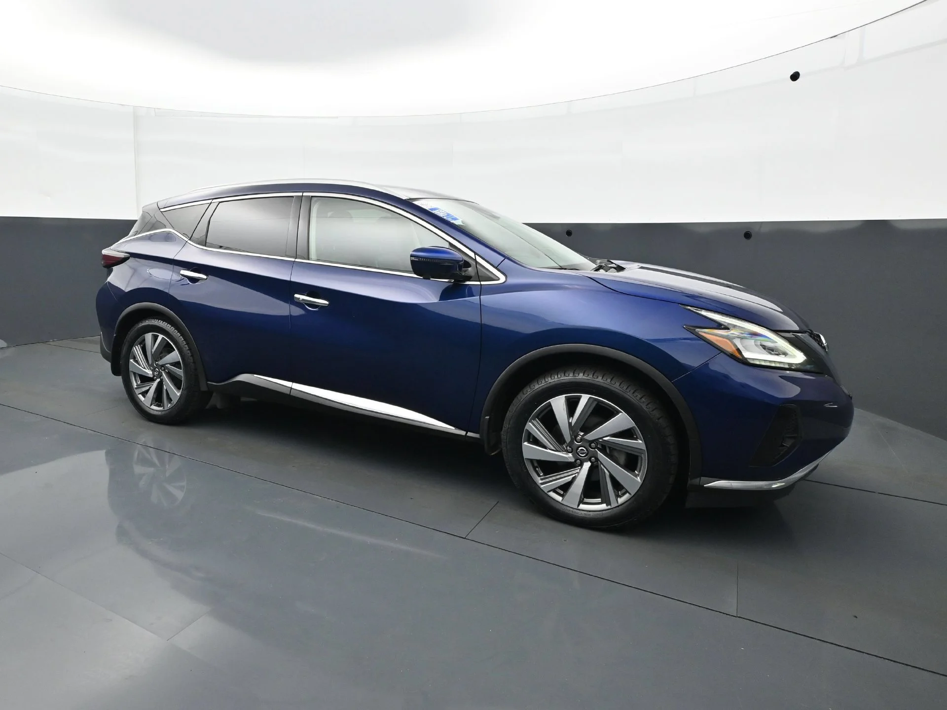 Used 2020 Deep Blue Pearl Nissan SL image 10