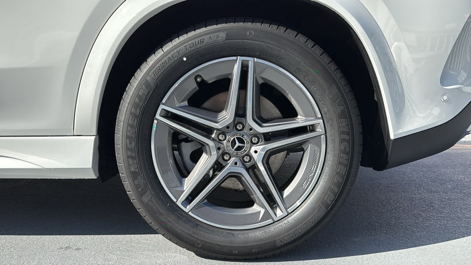 New 2026 Polar White Mercedes-Benz GLE 580 image 13