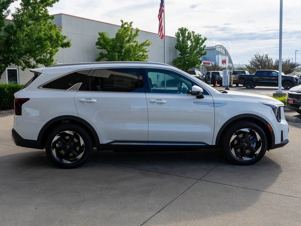 2025 Kia Sorento EX Hybrid - Photo 8