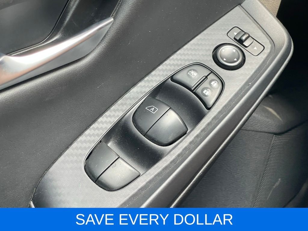 Used 2024  Nissan SV image 17