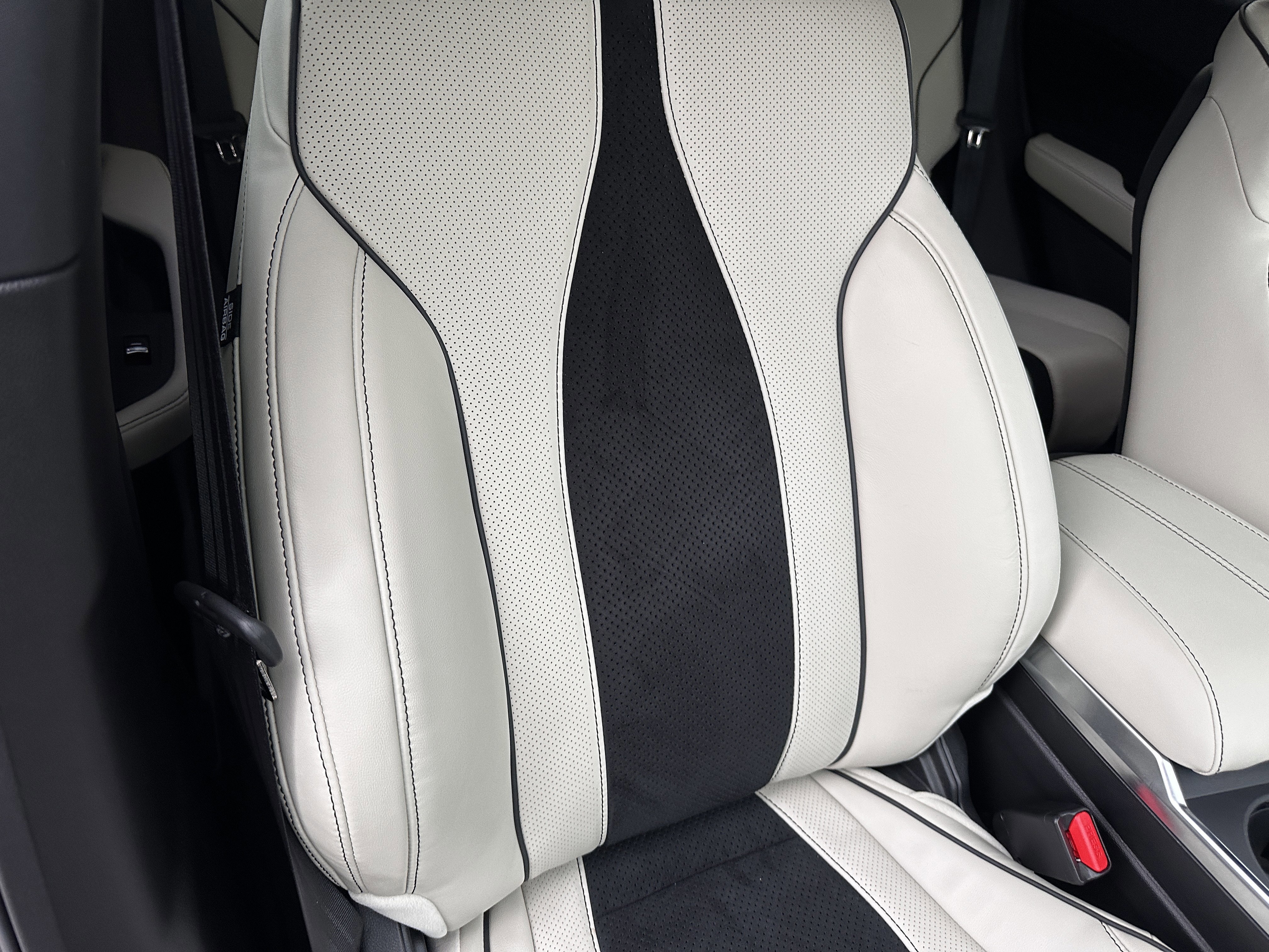 Used 2025 Liquid Carbon Metallic Acura SH-AWD TECH image 34