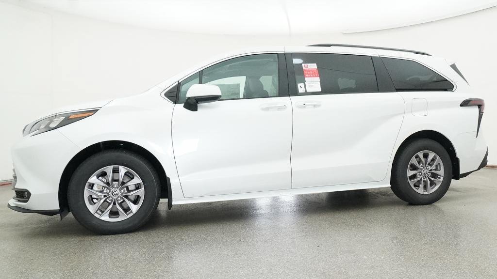 New 2026 Wind Chill Pearl Toyota XLE image 23