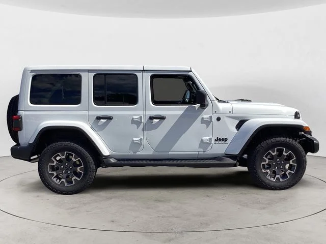 New 2026 Bright White Jeep 4-DOOR SAHARA image 7