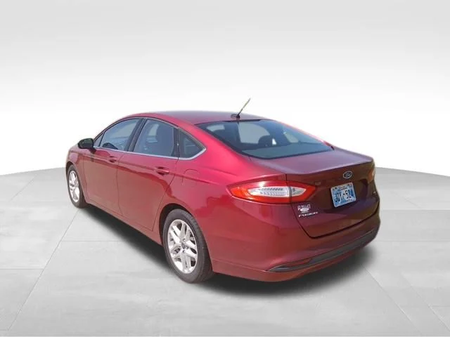 Used 2014 Red Ford SE image 5