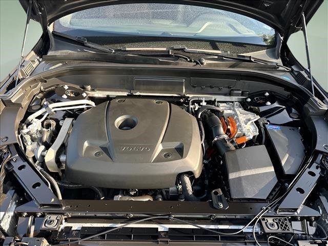 Used 2023  Volvo Plus Bright Theme image 30