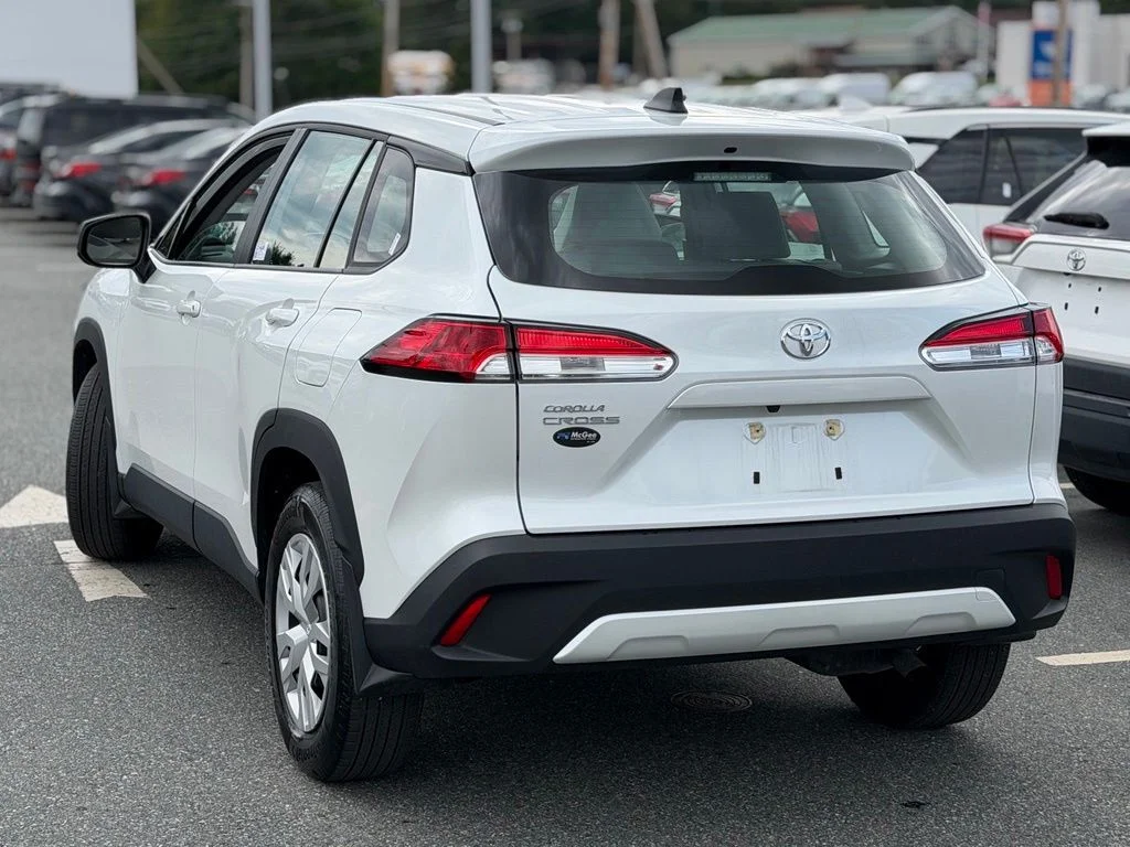 Used 2024 Beige Toyota L image 3
