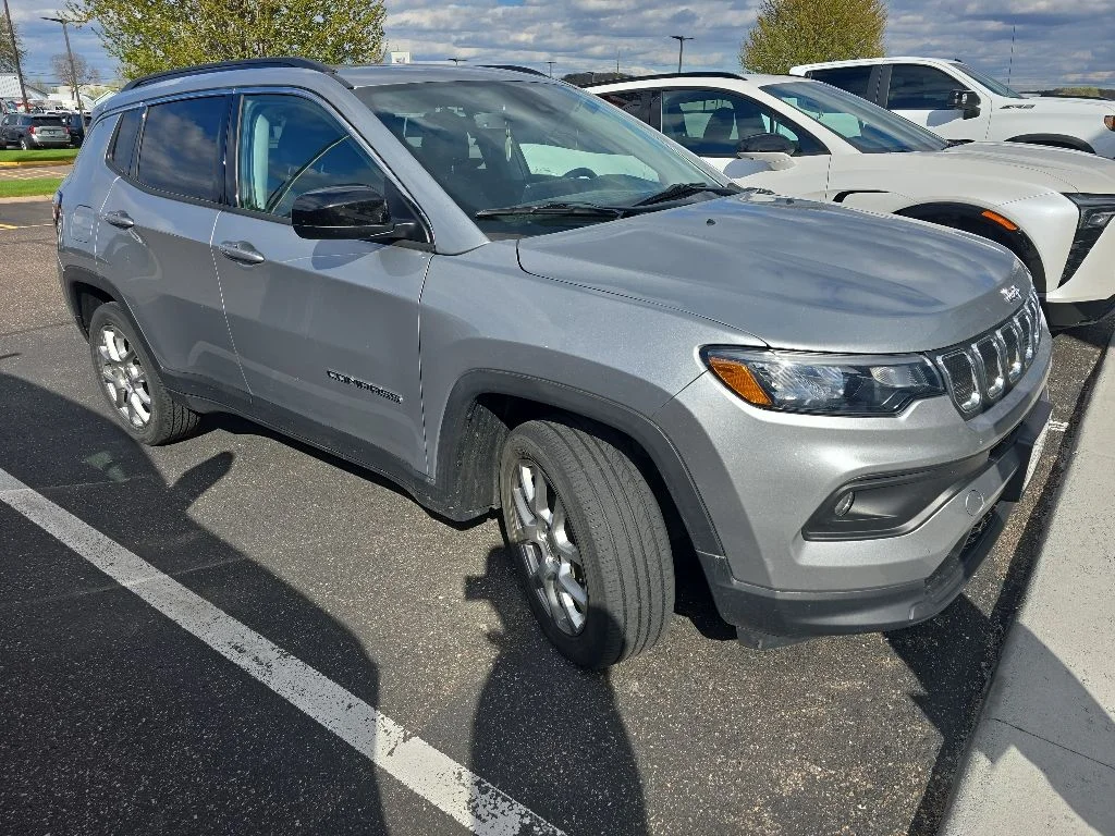 2022 Jeep Compass Latitude Lux 4X4's photo
