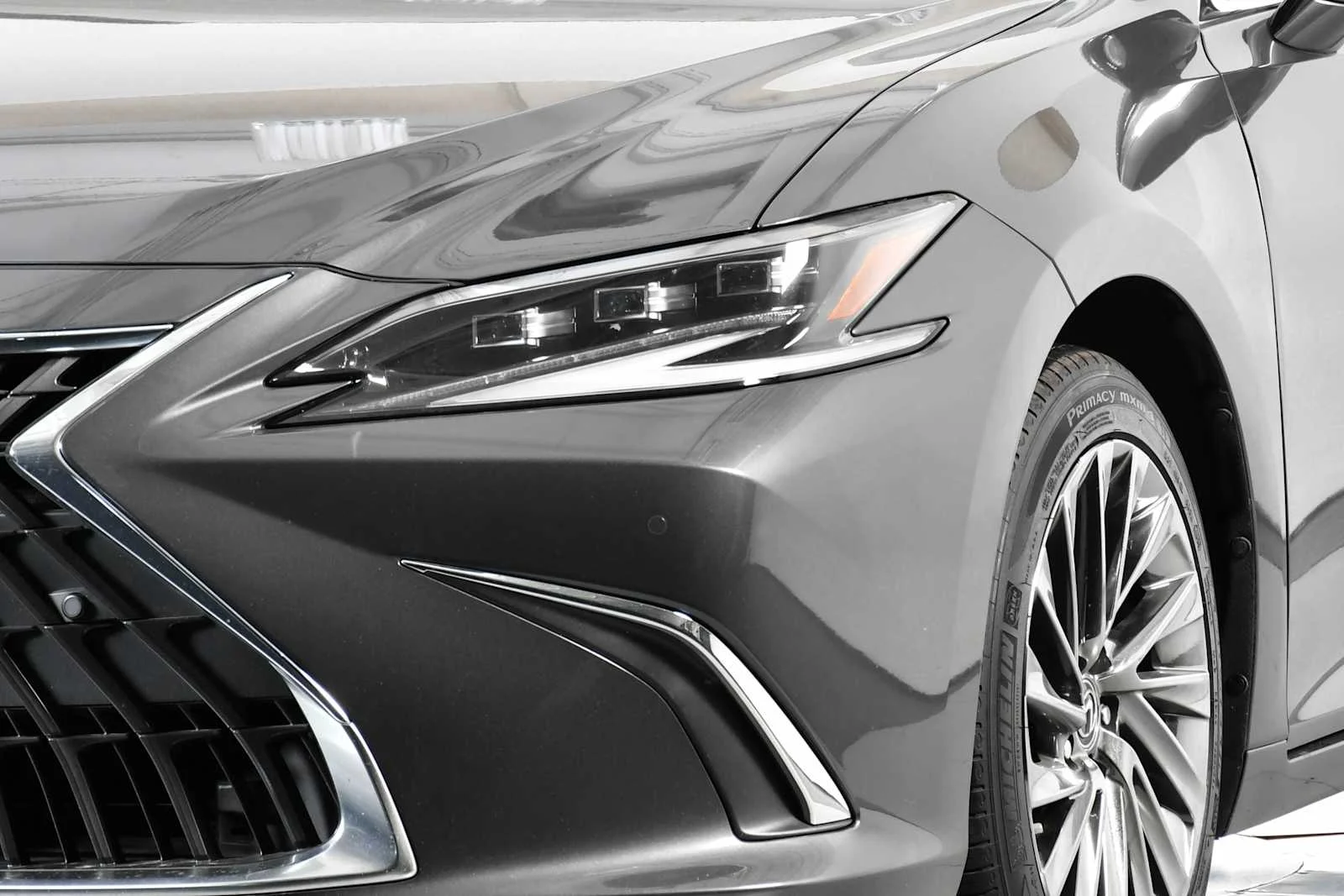 Certified Used 2025 CLOUDBURST GRAY Lexus Luxury image 11