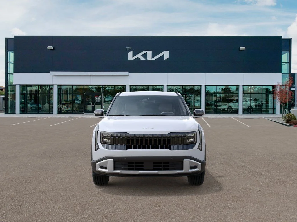 New 2027 White Kia S image 2