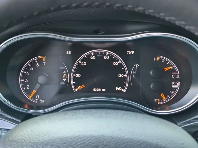 Used 2019 Silver Jeep Altitude image 32