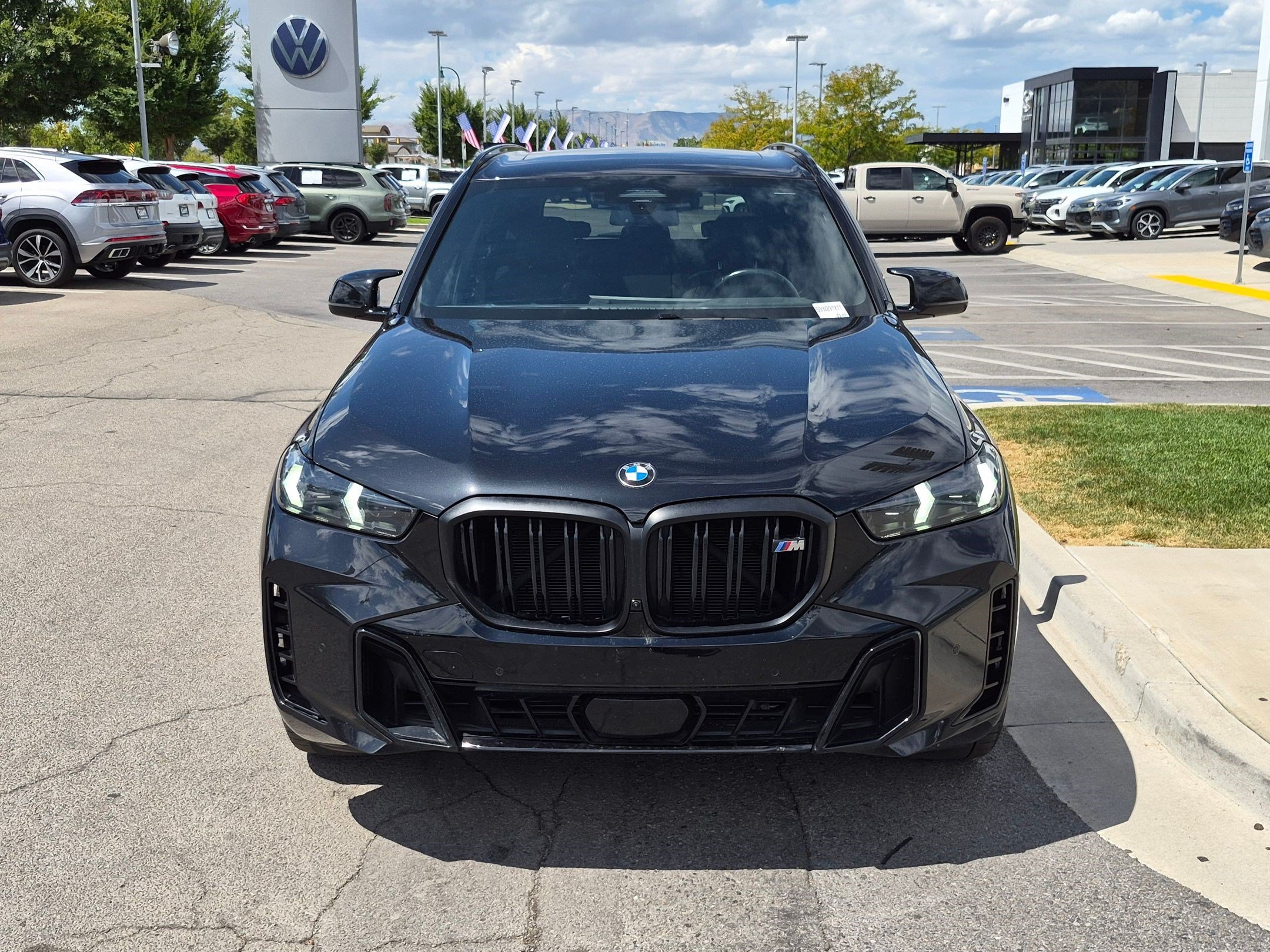 Used 2025 Black Sapphire Metallic BMW M60i image 10