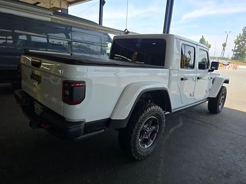 Used 2021 White Jeep Rubicon image 4