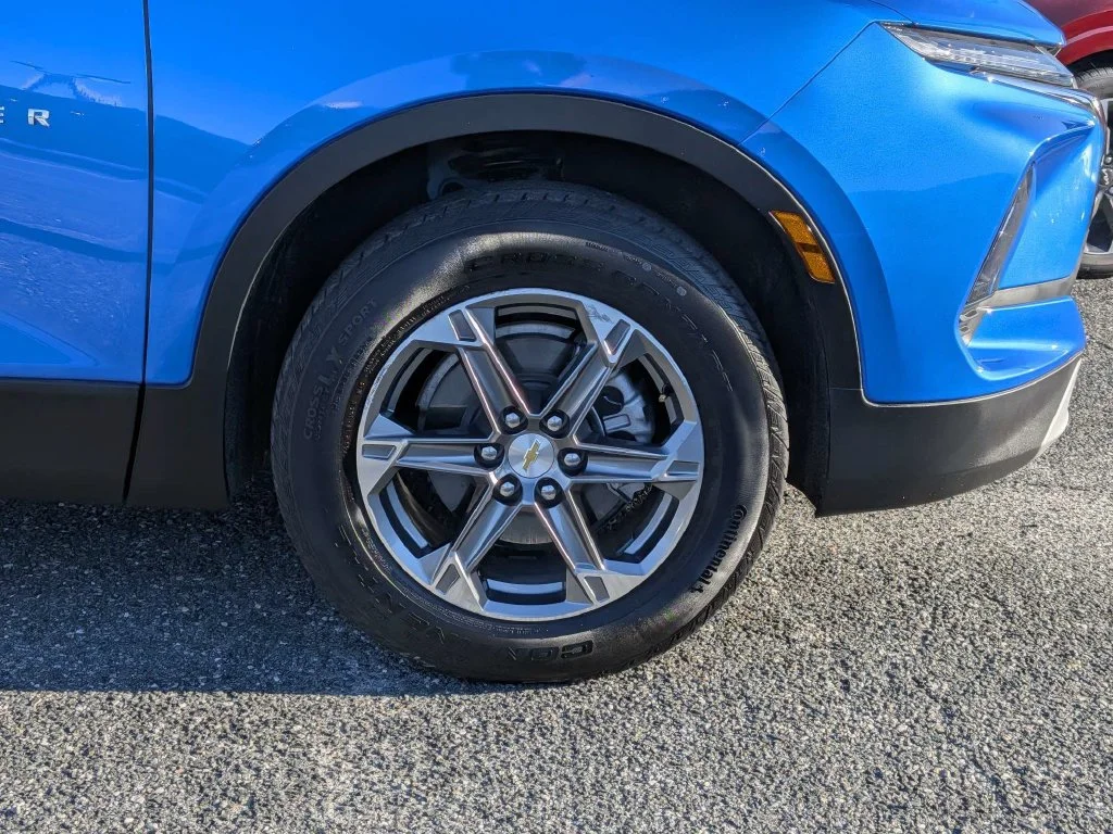 Certified Used 2025 Rip Tide Blue Chevrolet LT image 9