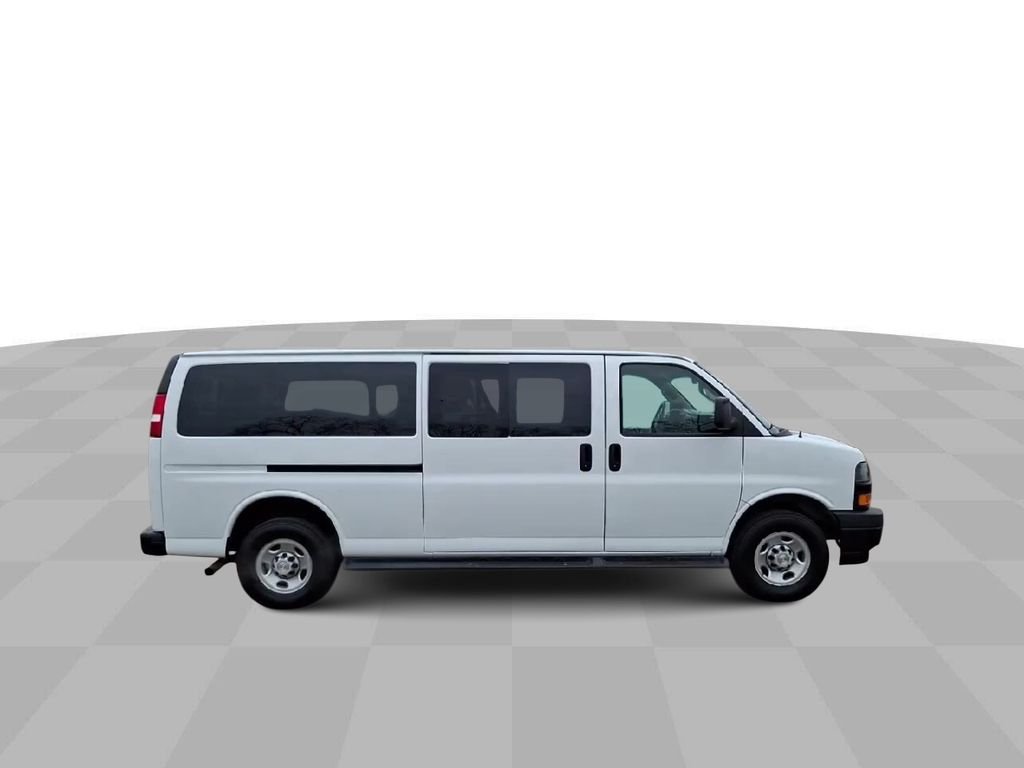 2023 Chevrolet Express Passenger LS - Photo 9