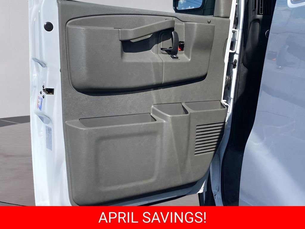 2025 Chevrolet Express Cargo Work Van - Photo 28