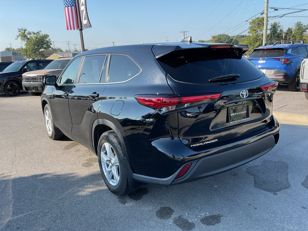 Used 2023 Midnight Black Metallic Toyota L image 7