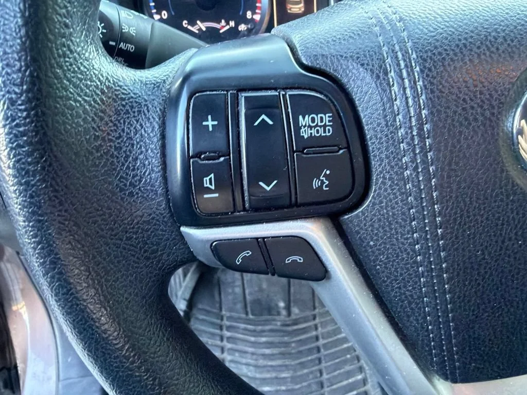 Used 2017 Walnut Toyota LE Plus image 22