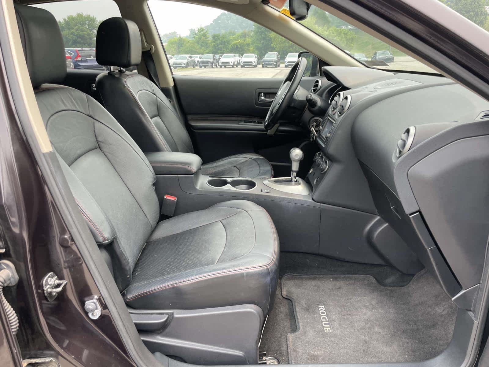 Used 2012 Black Amethyst Nissan SL image 19