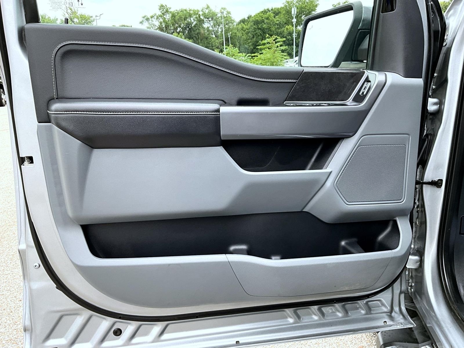 Used 2024 Silver Ford XLT image 10