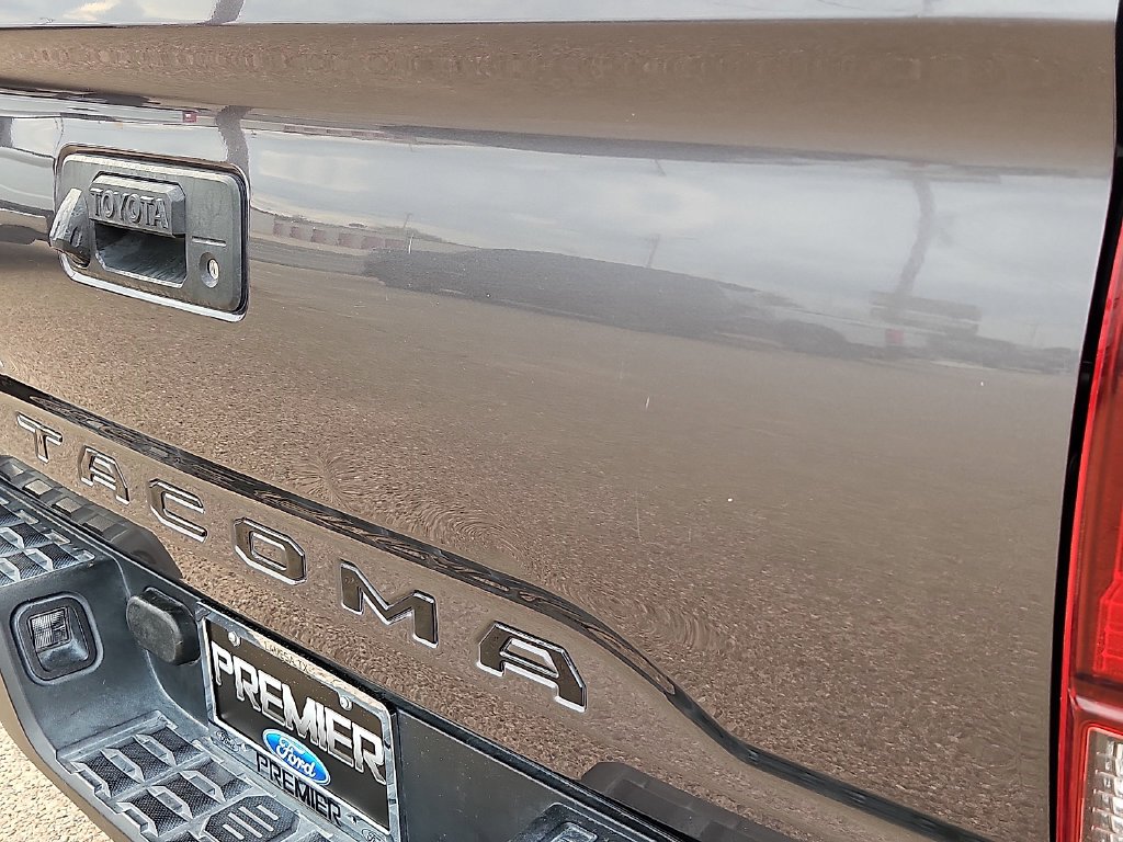 Used 2022 Magnetic Gray Metallic Toyota SR5 image 15