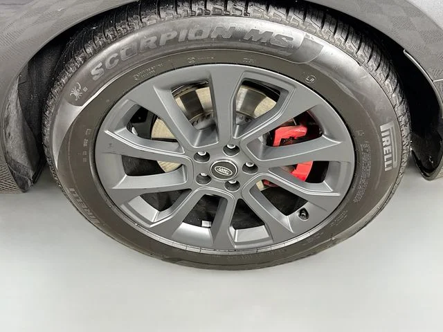 Certified Used 2025 Gray Land Rover Dynamic SE image 33