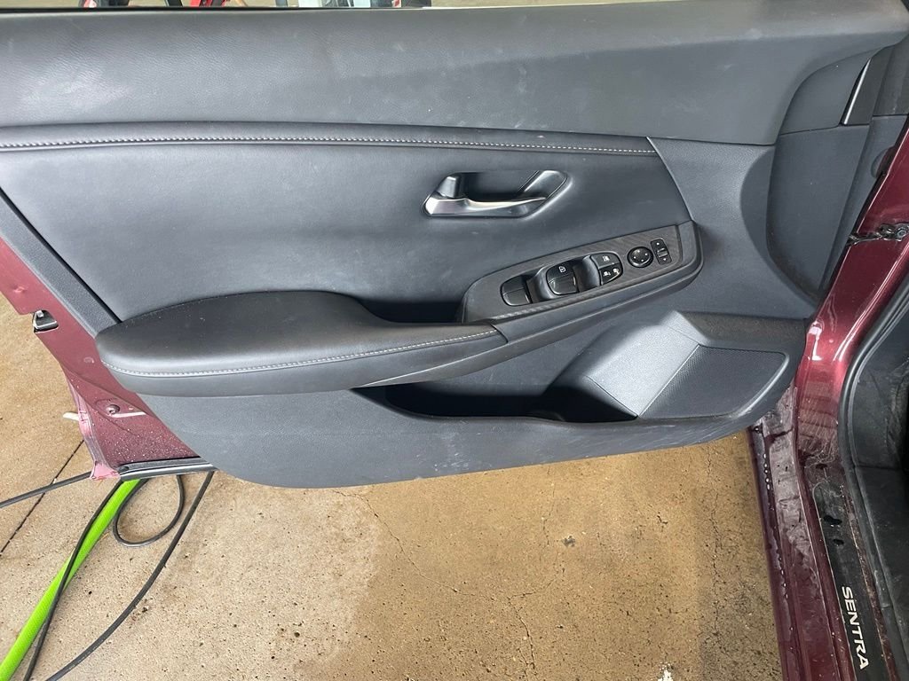 Used 2020 Red Nissan SV image 9