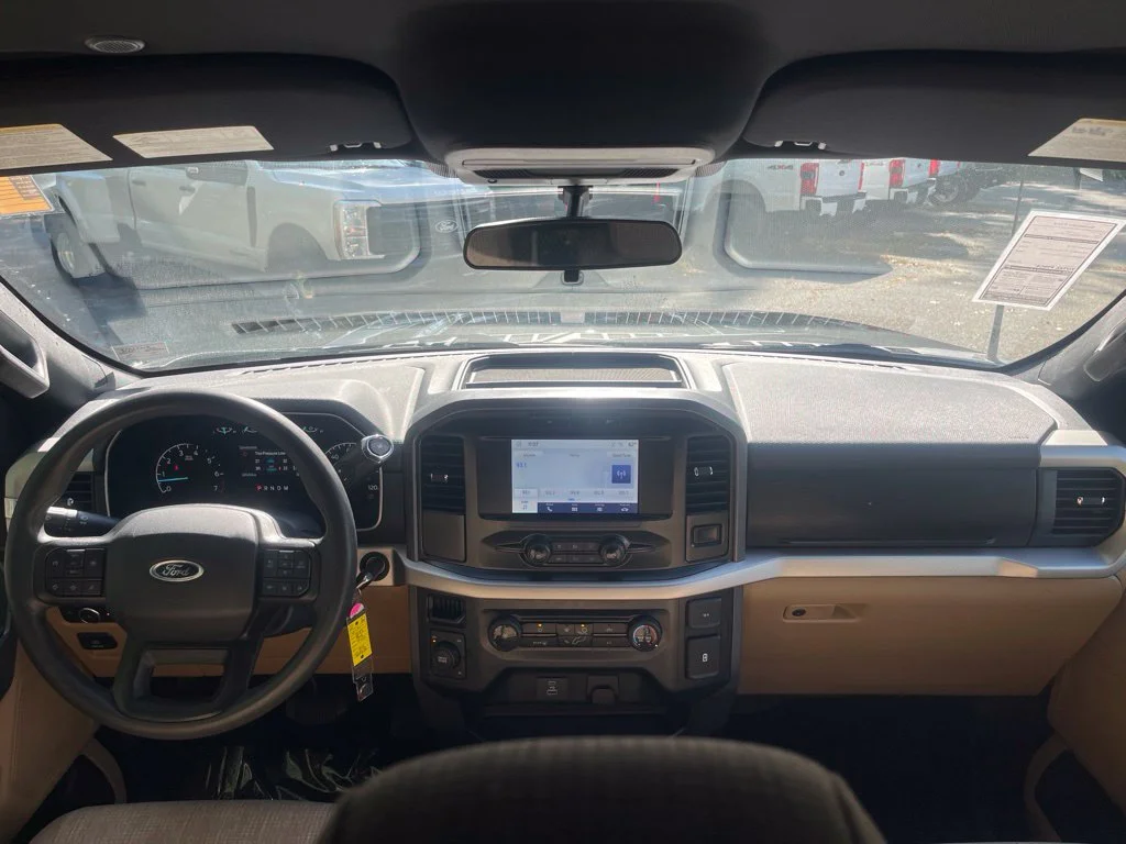 Used 2023 Black Ford XLT image 9