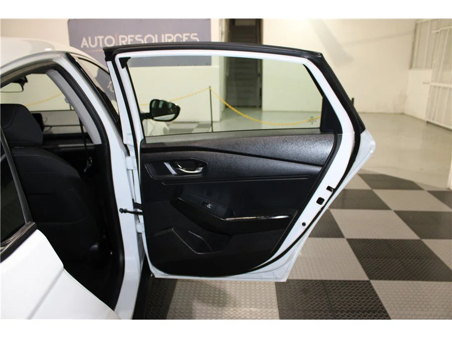 Used 2024 White Honda EX image 21
