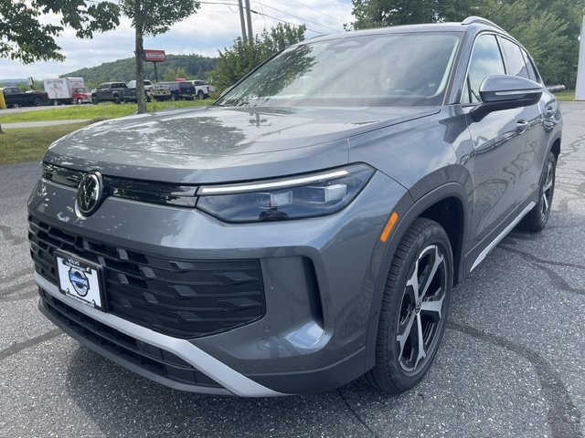 New 2026 Platinum Gray Metallic Volkswagen SE AWD image 1