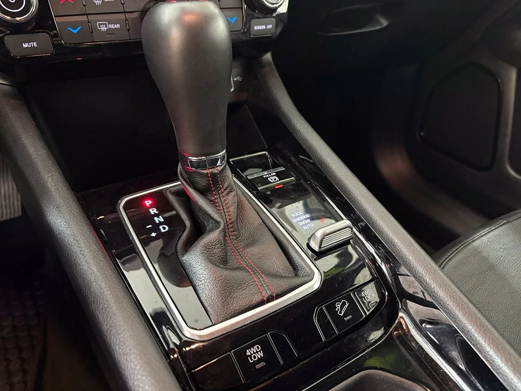 Used 2025 Silver Jeep Trailhawk image 33