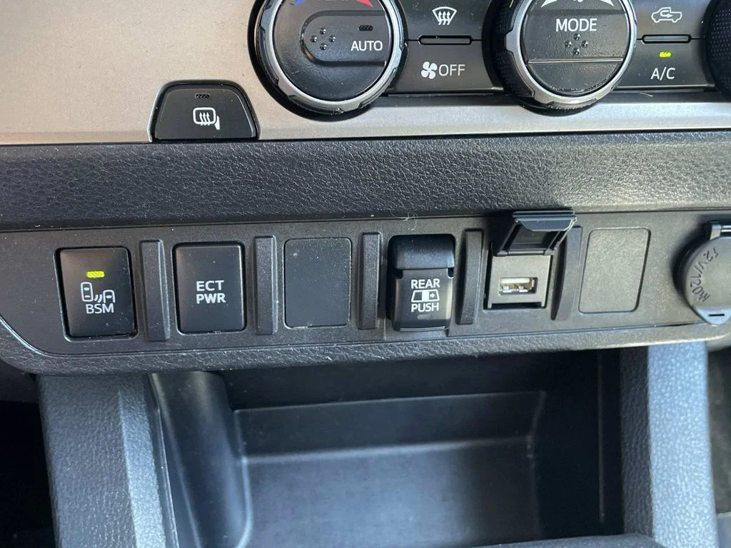 Used 2022 Gray Toyota SR5 image 39