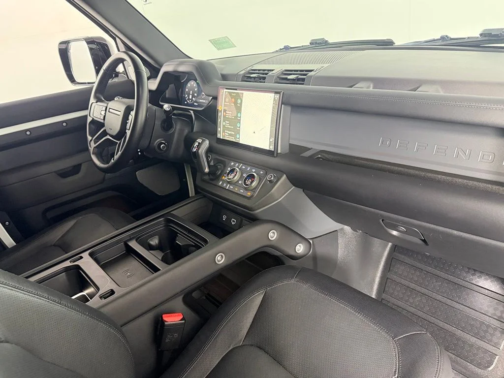 2024 Land Rover Defender X-Dynamic SE - Photo 15
