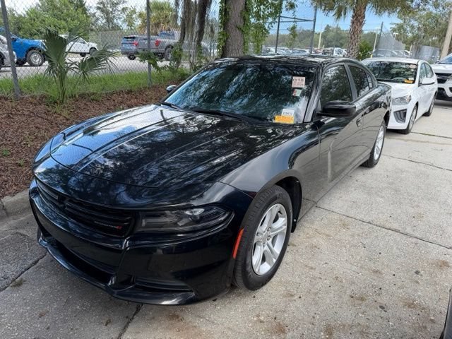 Used 2020 Pitch Black Clearcoat Dodge SXT image 6