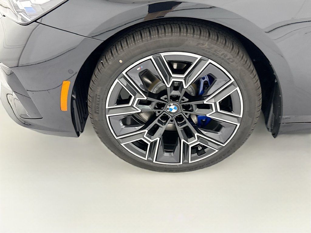 Used 2027 Black Sapphire Metallic BMW 530i xDrive image 29