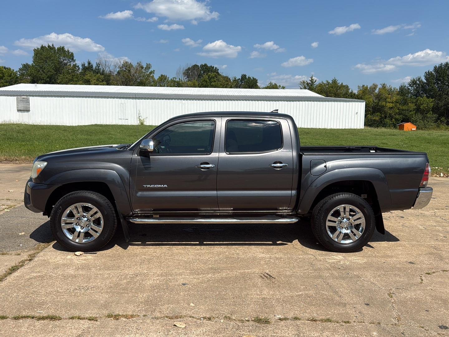 Used 2013 Magnetic Gray Metallic Toyota PreRunner V6 image 4