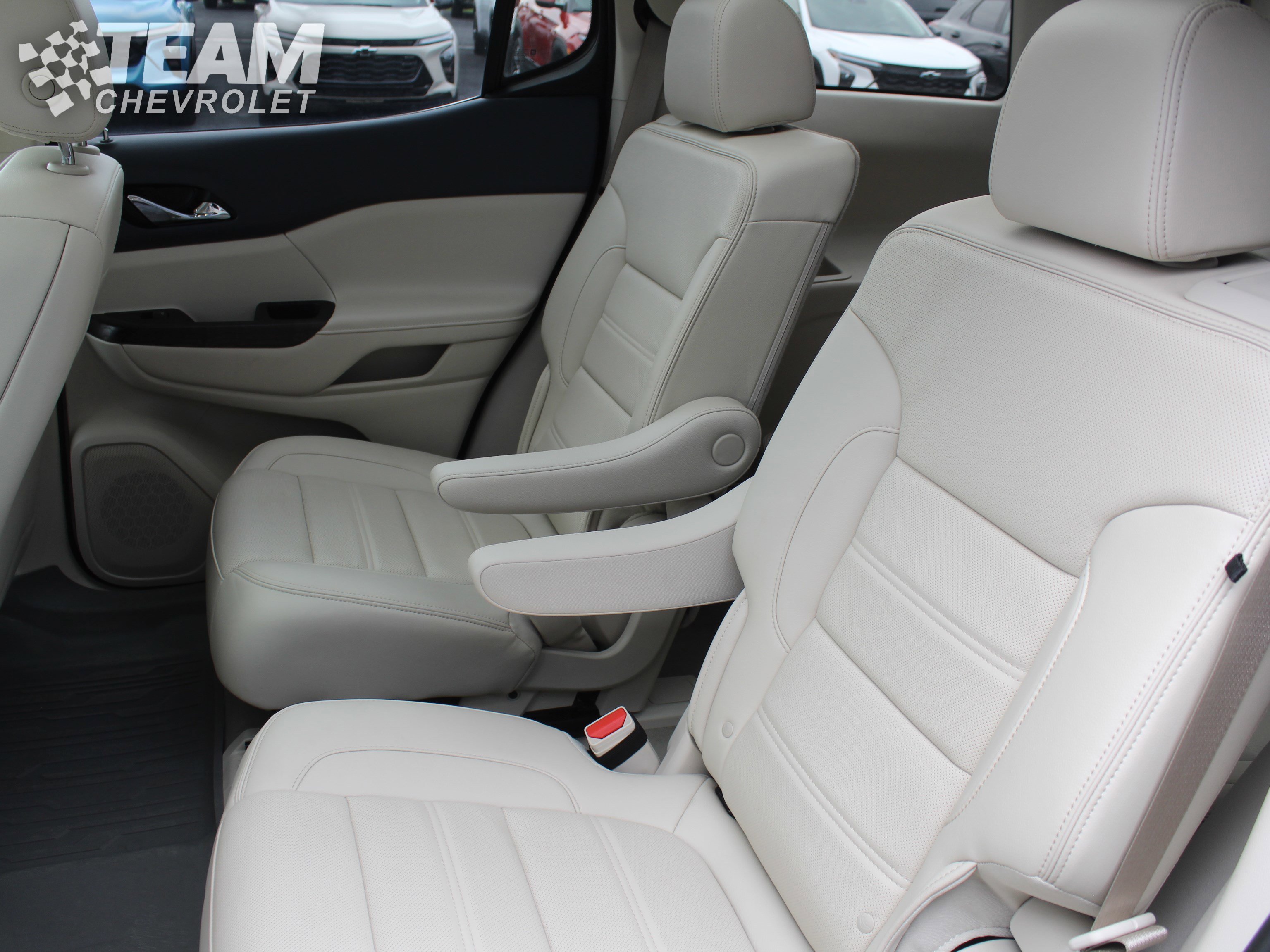 2023 GMC Acadia Denali - Photo 24