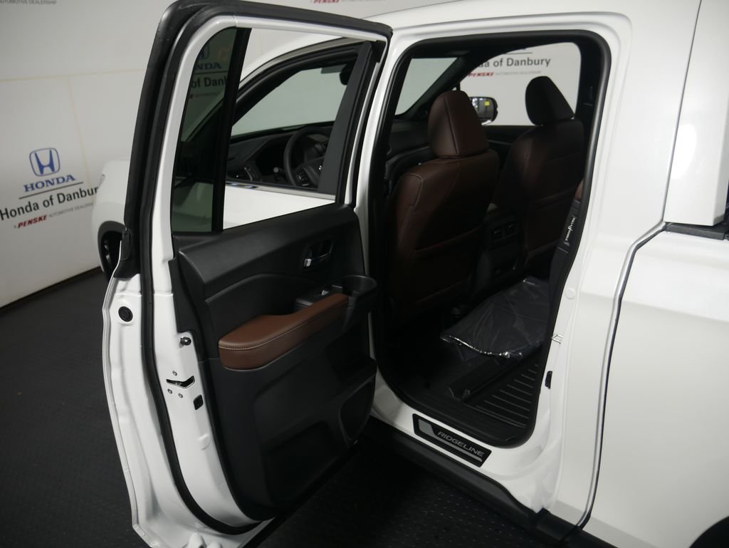 New 2026 Platinum White Pearl Honda RTL image 9