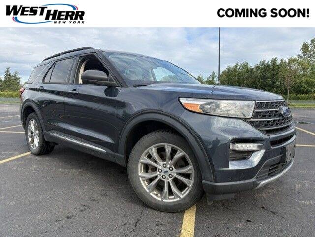 Used 2022 Stone Blue Ford XLT image 1