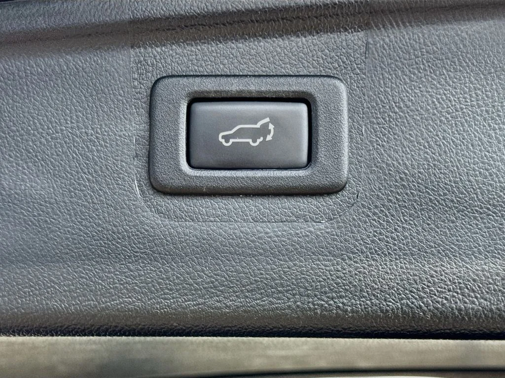 Used 2017 Black Subaru 2.5i Premium image 30