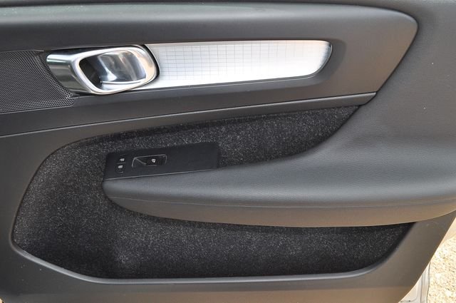 Used 2019 Silver Volvo Momentum image 23