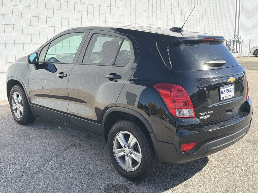2022 Chevrolet Trax LS - Photo 11