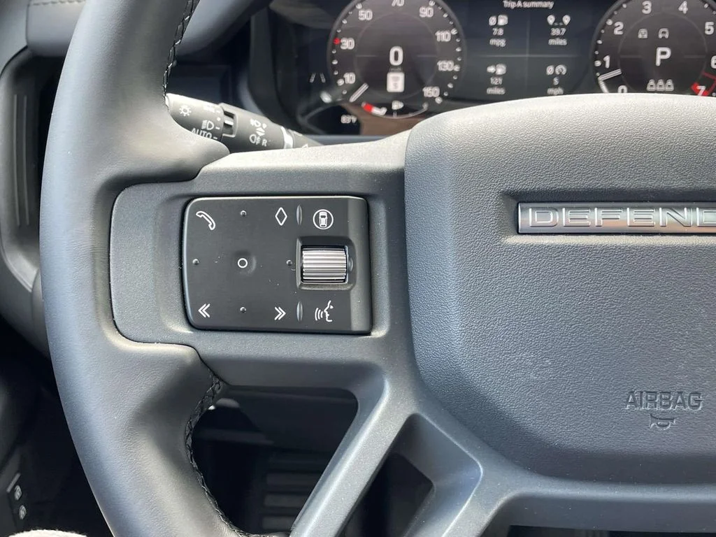New 2026 Sedona Red Land Rover X-Dynamic SE image 35