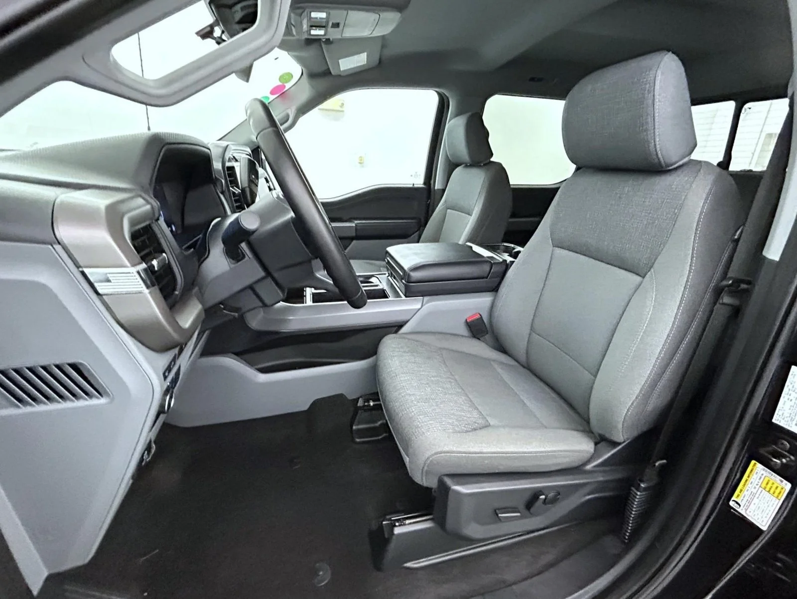 Used 2024 Black Ford XLT image 10
