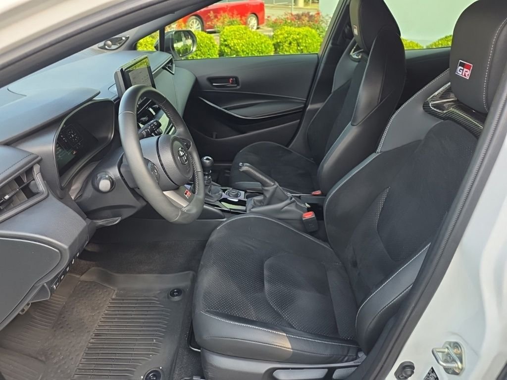 Used 2025 White Toyota Premium image 17