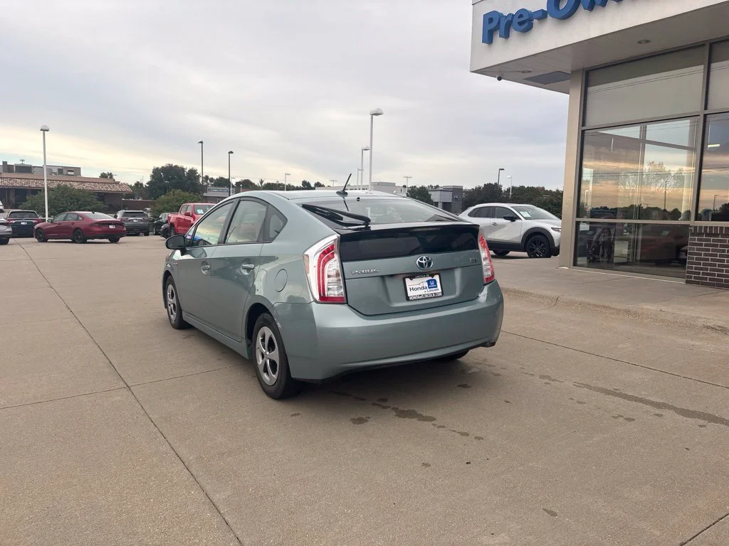 Used 2014 Beige Toyota Three image 7